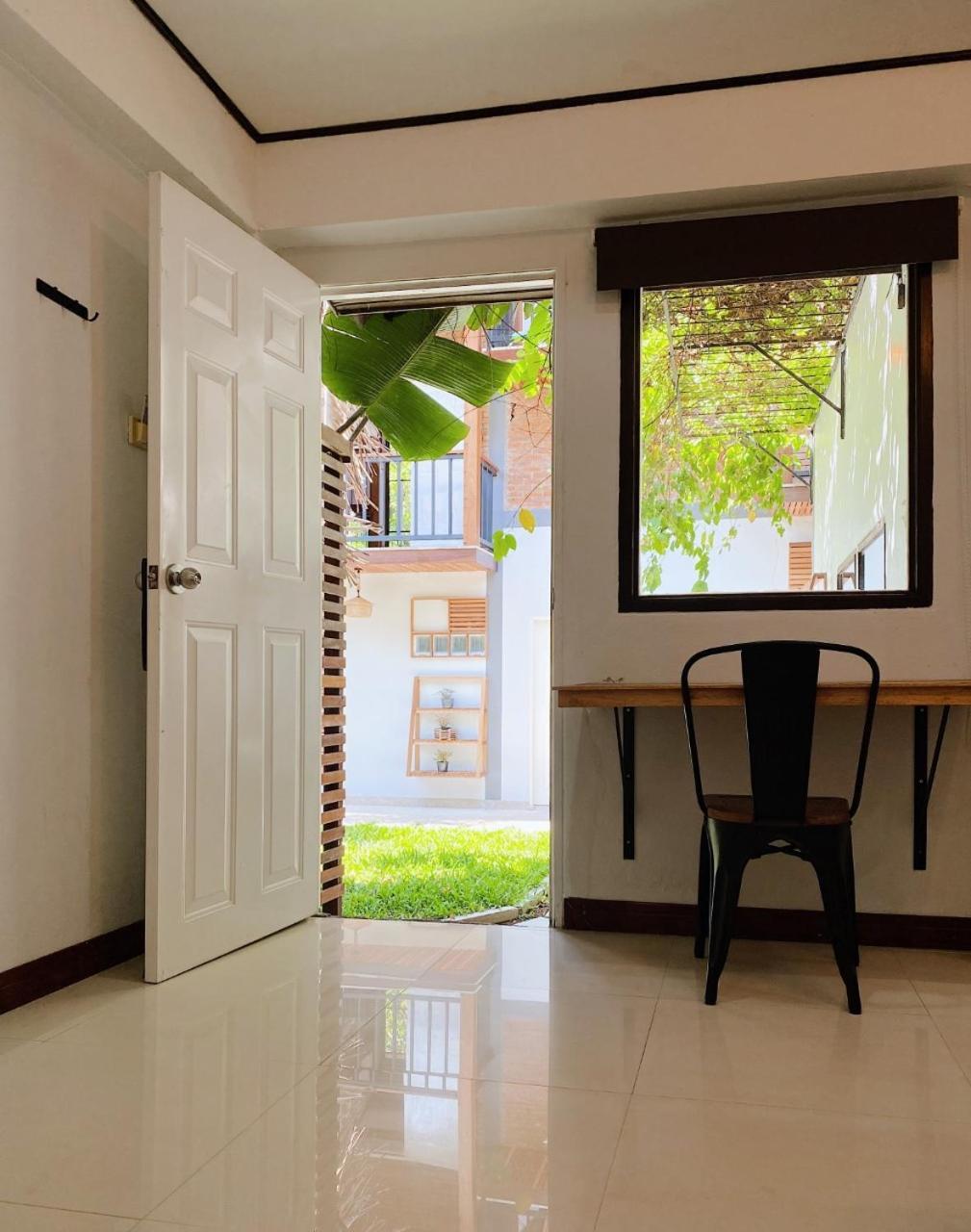 The Reef Hotel & Studios Koh Lipe Exterior foto